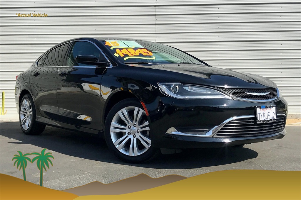 Pre-Owned 2015 Chrysler 200 Limited FWD 4D Sedan